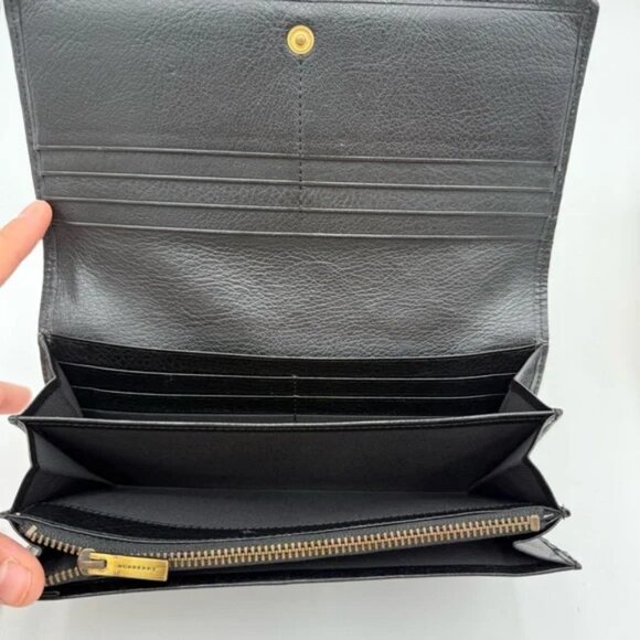 Burberry Black Quilted Patent Leather Long Wallet w/Gold Tone Logo Plate - Picture 8 of 12